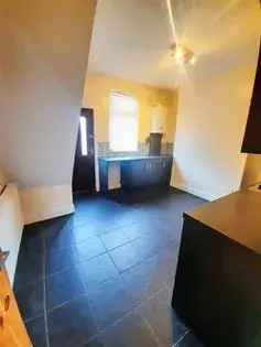 2 Bed House Manchester Gorton Near Schools and Train Station