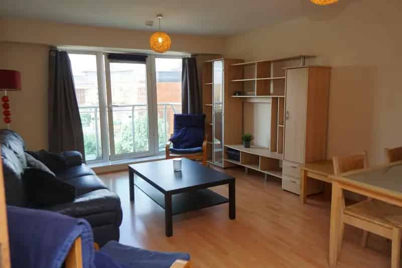 2 Bedroom Furnished Flat To Let