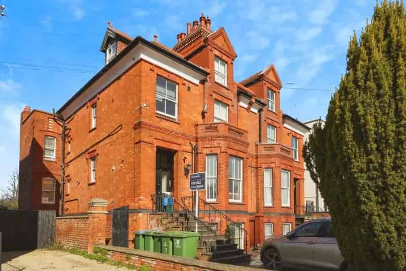 1 Bedroom Apartment for Sale