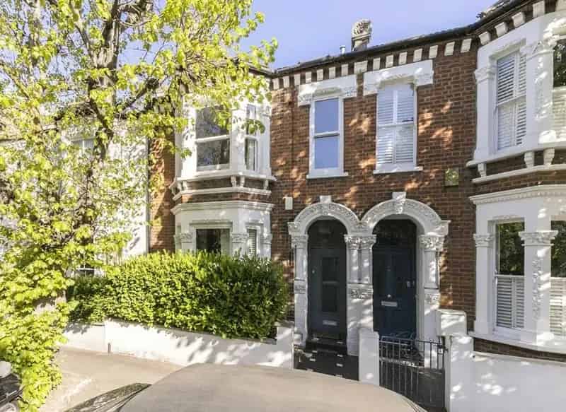 Victorian Family Home Modern OpenPlan Finish Between Commons