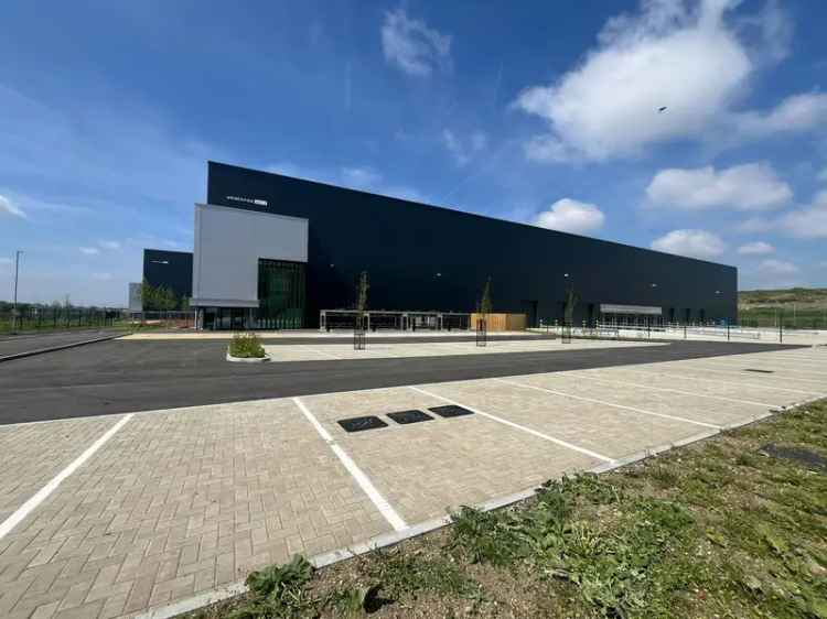 Sustainable Warehouse Rainham - 556 kVA Power, EV Chargers