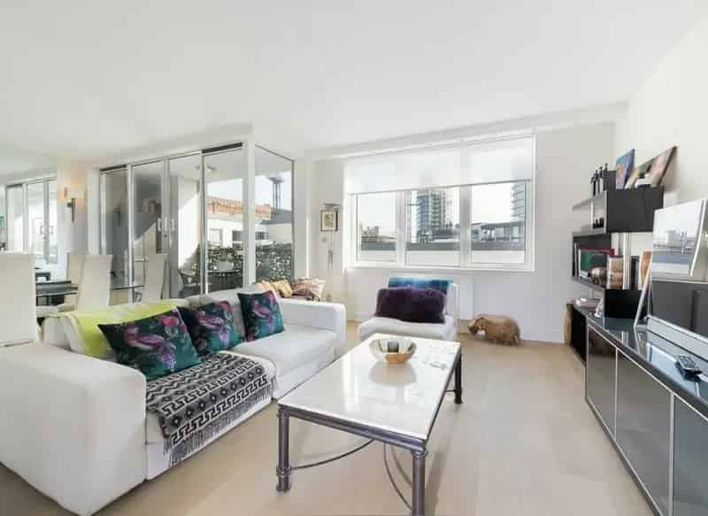 Two Bedroom Apartment Near Imperial Wharf Station