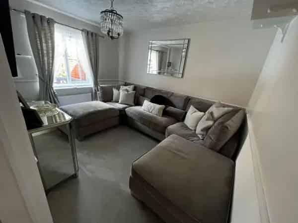 3 Bedroom House Near Parks Schools and DLR