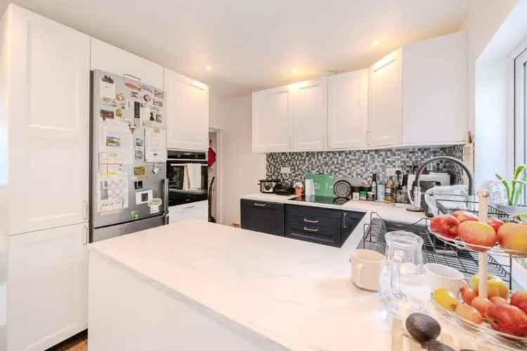 Refurbished 3-Bed House with Garden Workshop Near City Centre