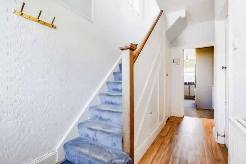 3 Bedroom Semi Detached House for Sale Wakefield WF1