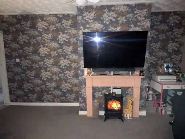 2 Bed House Near Amenities Pet Friendly Parking