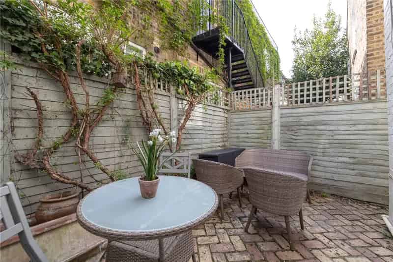 1 Bedroom Flat Fulham Garden Flat Near Putney Bridge Parsons Green