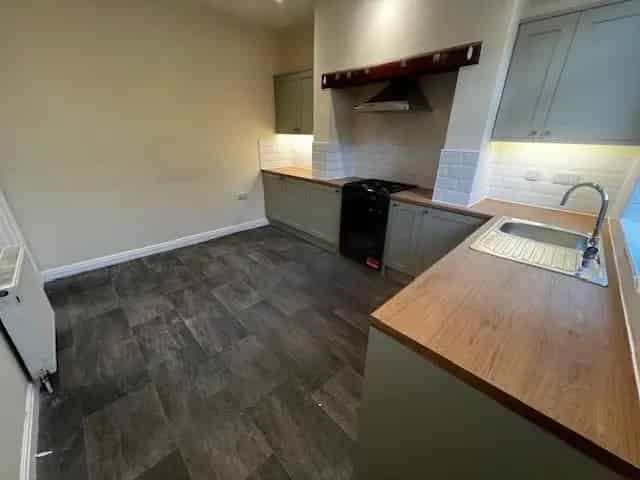 3 Bedroom Terraced House BD2 - Newly Refurbished