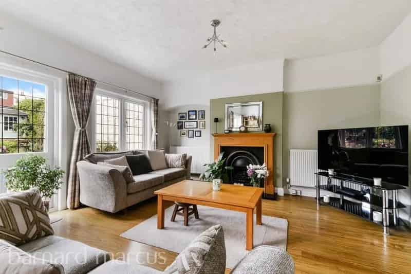 Detached Family Home Sandy Lane South Wallington