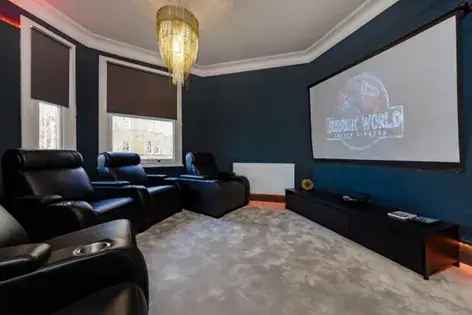 4 Bedroom Flat 162m2 London West Kensington Family Home