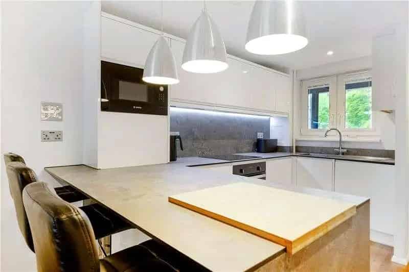 1 Bed Flat for Sale - Brilliantly Refurbished