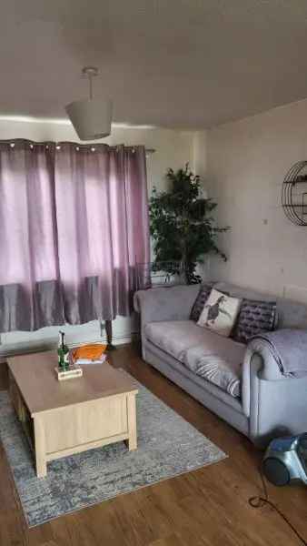 Flat For Rent in Aylesbury, England