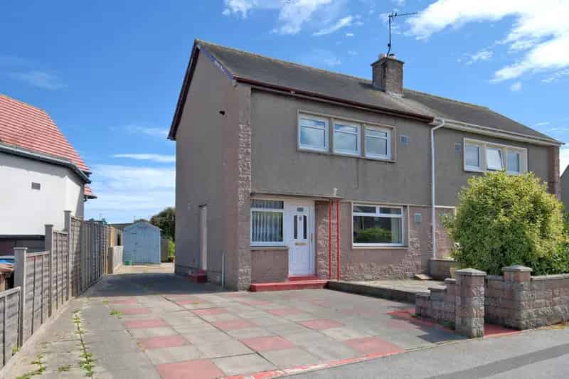 Two Bedroom Semi Detached Villa in Bucksburn