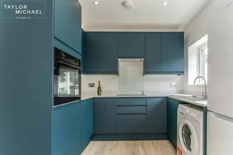 4 Bedroom Student House Near Brighton University