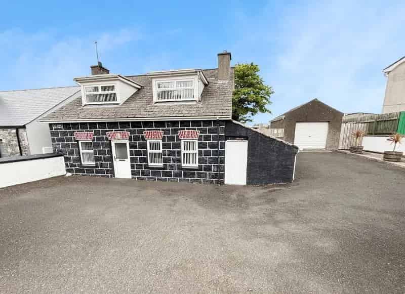3 Bed 3 Reception Stone Cottage Detached Garage Near Schools