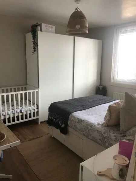 Flat For Rent in Saltash, England