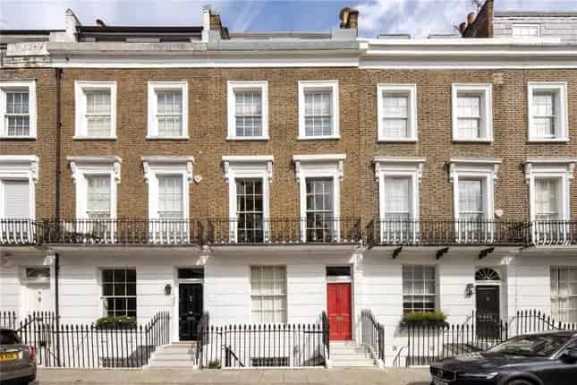 Terraced House for Sale in Markham Square Chelsea SW3