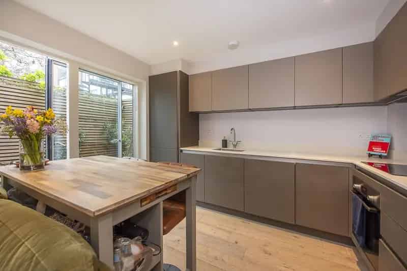 2 Bedroom Flat for Sale Tooting