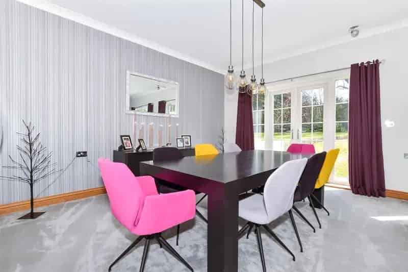 5 Bedroom Chalet Bungalow for Sale in Bearsted