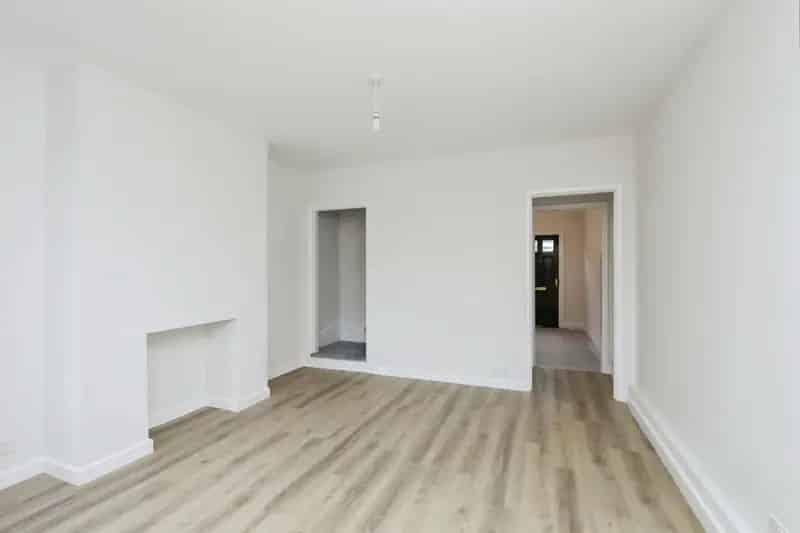 Immaculately Presented 3-Bed South City Terrace House