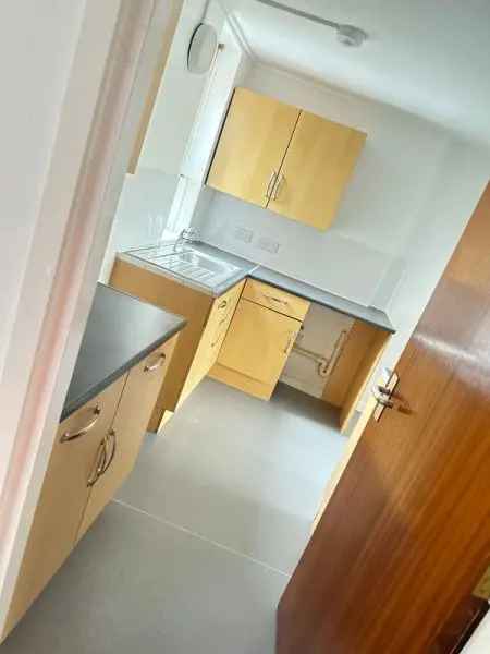 Flat For Rent in Gravesham, England