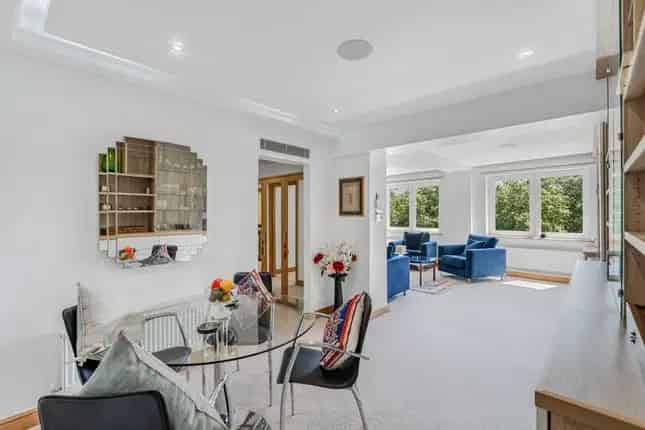 3-Bedroom Apartment Piccadilly London Green Park Views