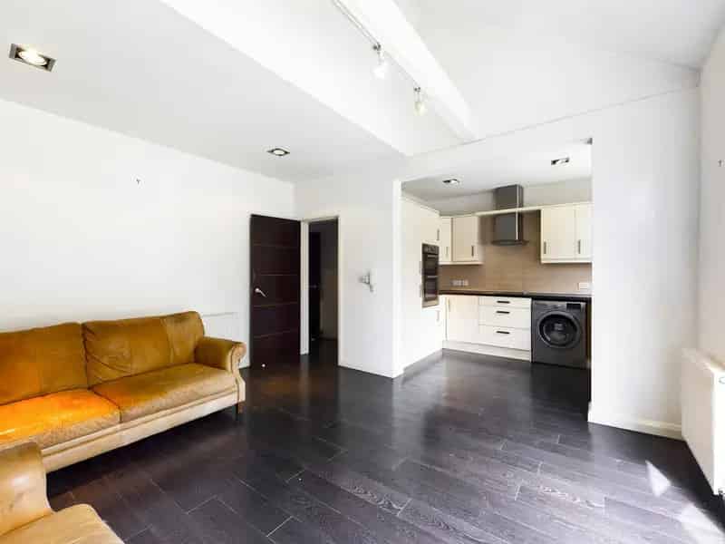 Duplex Apartment Two Double Bedrooms Roof Terrace Parking