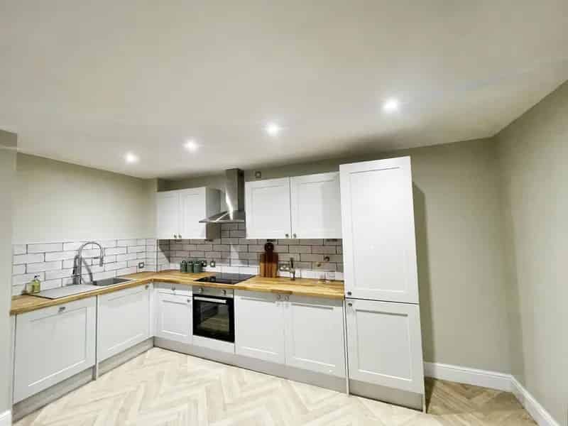 2 Bedroom Apartment House to Rent