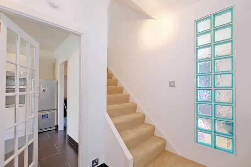 3 Bedroom Semi-Detached House with Garage