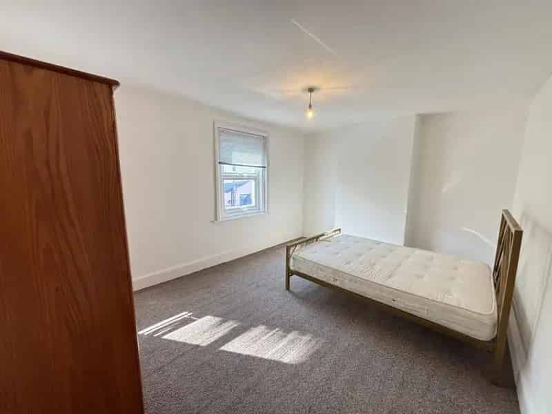 1 Bedroom House of Multiple Occupation HMO To Rent