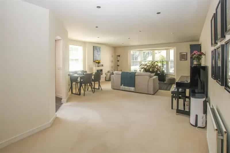2 Bedroom Maisonette for Sale in Brentwood