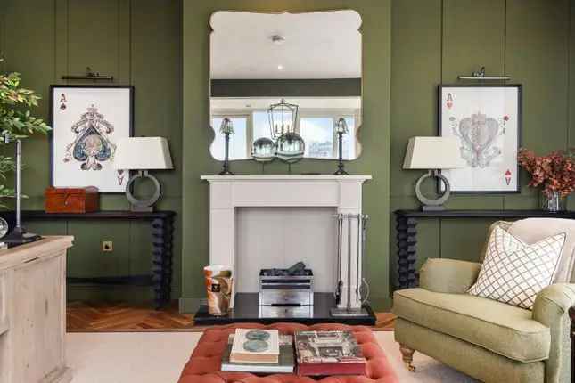 Flat for sale in Central Avenue, London SW6