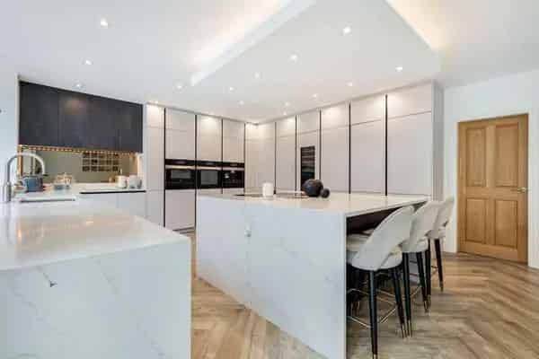 1950s Contemporary Detached Residence 3265 sq ft