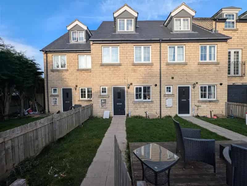 4 Bedroom Townhouse to Rent