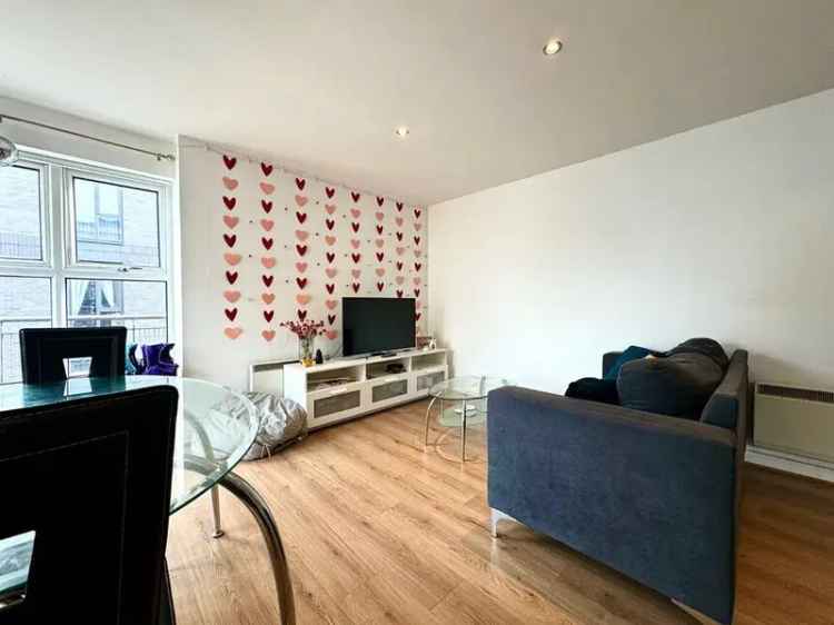 2 Bedroom Furnished Apartment Manchester City Centre Available Now