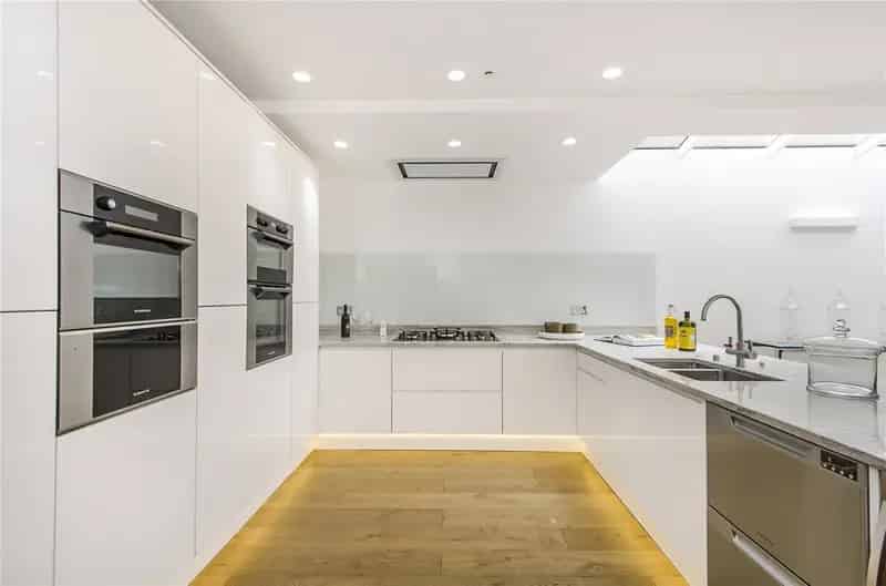 6 Bedroom House for Sale on Clapham Common