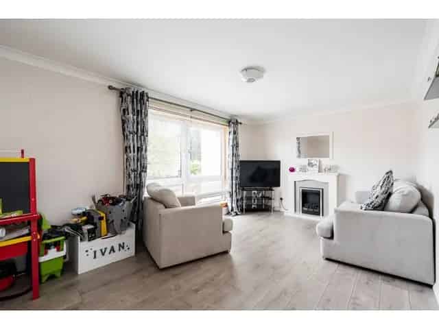 2 Bedroom Flat for Sale in Leith Links