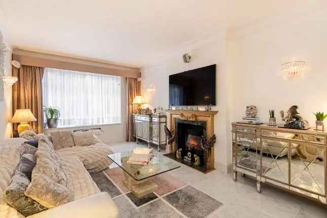 Flat for sale in Park Lane, London W1K