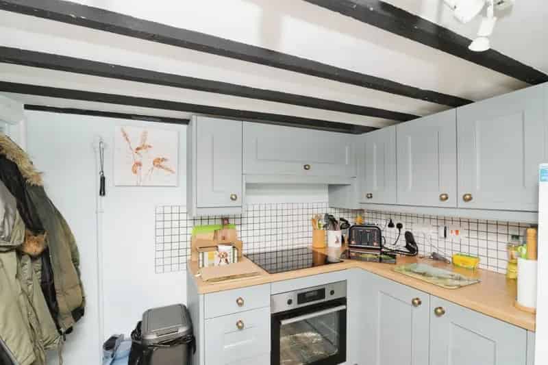 Grade II Listed 2-Bed Cottage in Sedlescombe - Charming Home with Modern Amenities