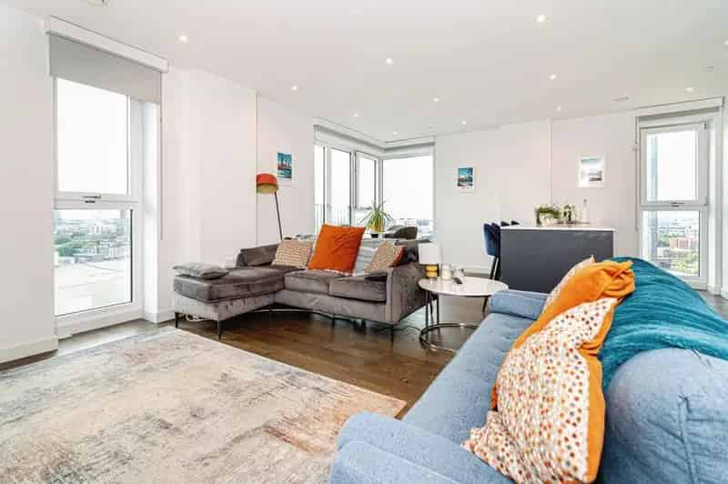 2 Bedroom Flat for Sale Salford M3 Luxury Apartment River Views