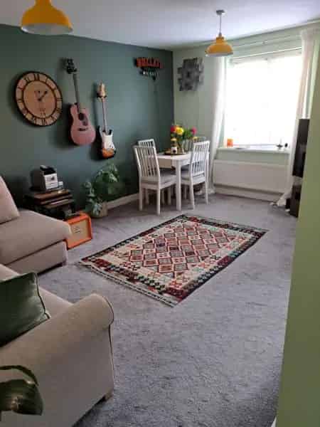 1 Bedroom Ground Floor Flat Near Shops and Station