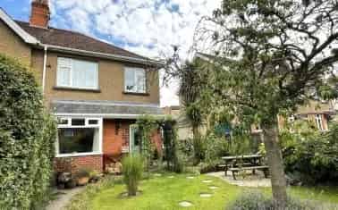 3 Bedroom 1930s Family Home Hemyock