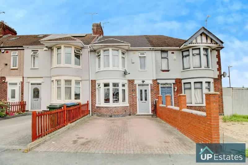 3 Bedroom Terraced House for Sale - Extended Family Home