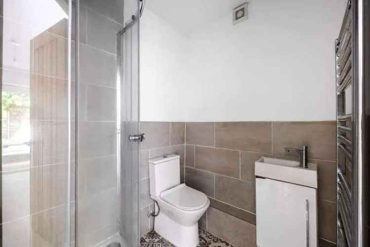 1 Bed Ground Floor Flat Hove - Modern Apartment with Garden