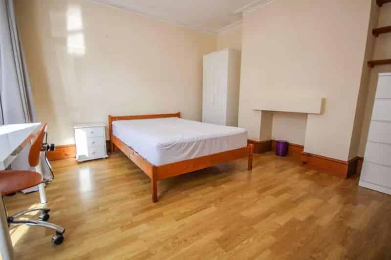 6 Bedroom Detached House Student Property 3D Tour Available