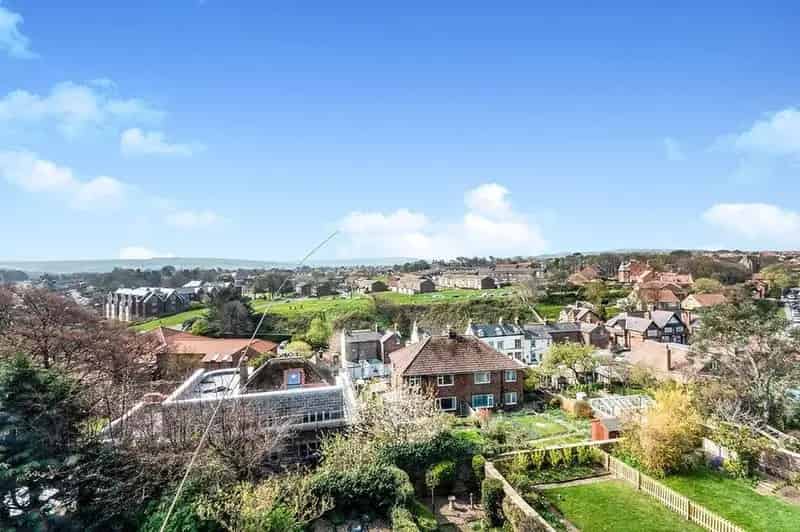 2 Bedroom Flat for Sale Whitby Town Centre