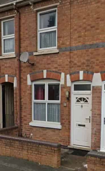 Lovely Terraced House Near Wolverhampton City Centre