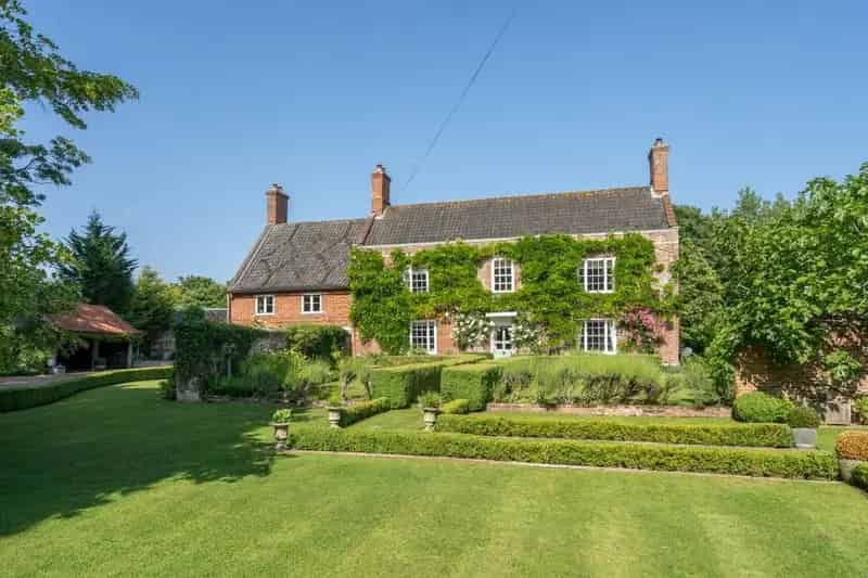5 Bedroom Grade II Listed Home Saham Toney 3 Acres