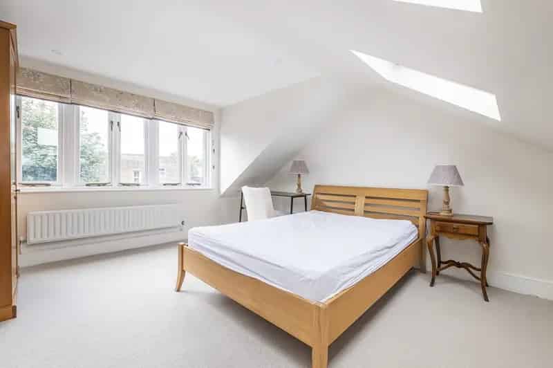 3 Bedroom Maisonette for Sale Clapham Littlebury Road