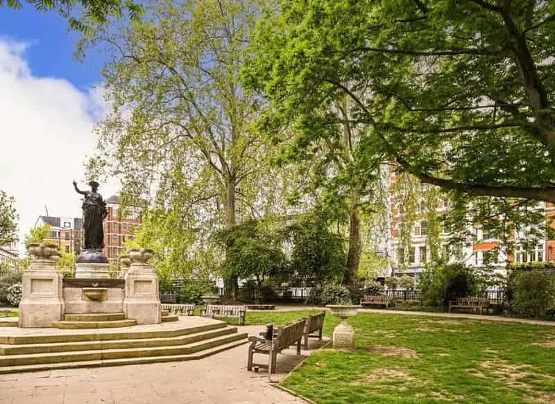 One Bedroom Apartment West Smithfield Near Farringdon Barbican St Pauls